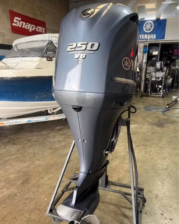 F-250HP YAMAHA 4 STROKE