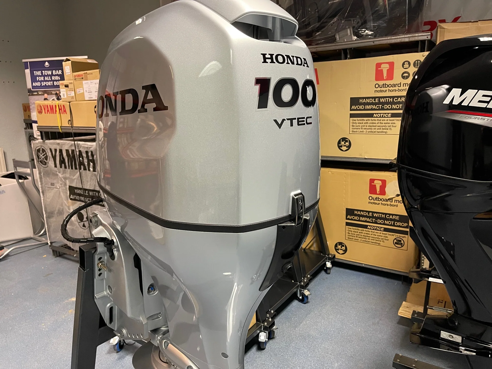 Honda BF100 outboard motor - Image 6