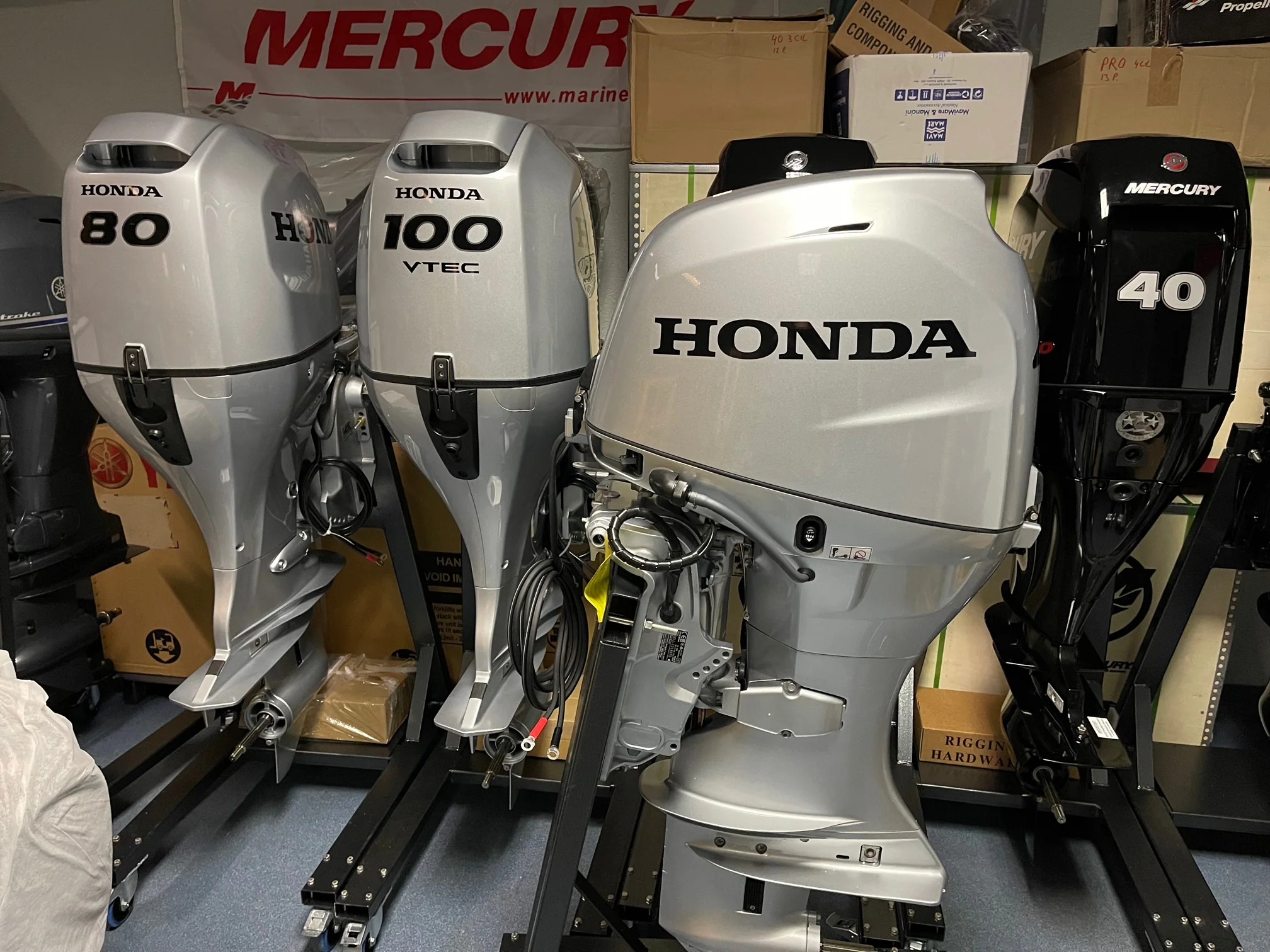 Honda BF100 outboard motor