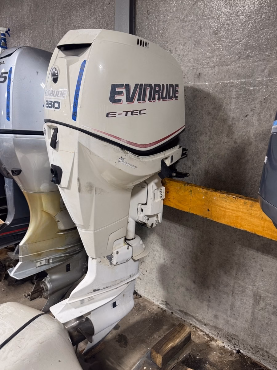 Used Evinrude 250hp Outboard Motor
