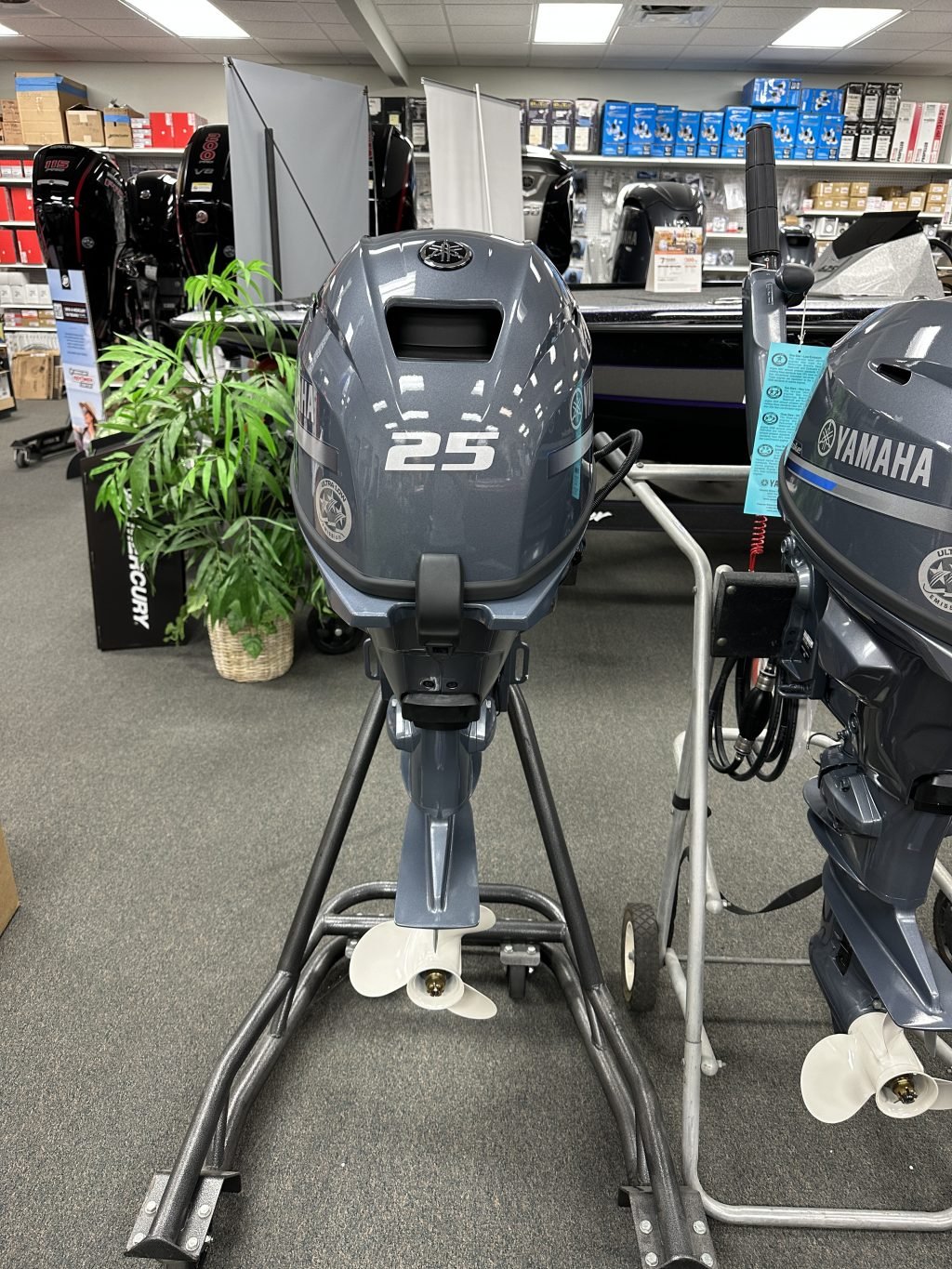 Yamaha F25SWHC 25HP Tiller Handle Outboard Motor - Image 5