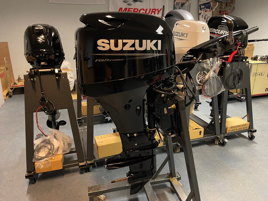 Suzuki DF60ATHL outboard - Image 2