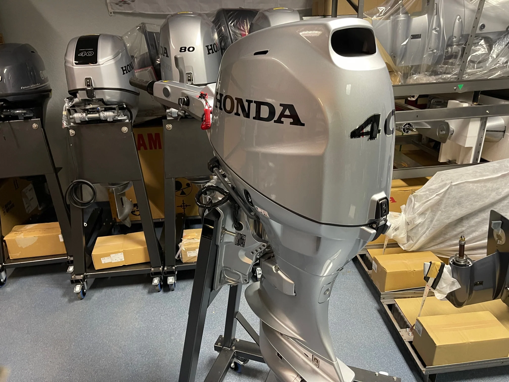 Honda BF40 40HP outboard motor - Image 4