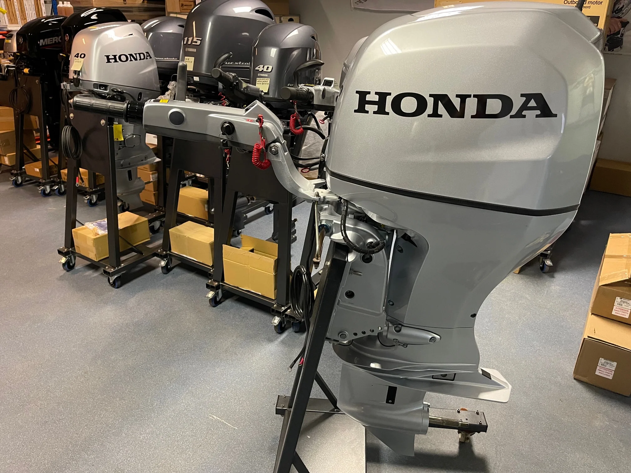 Honda BF100 outboard motor (Tiller Handle, Long Shaft) – 2026 Model - Image 6