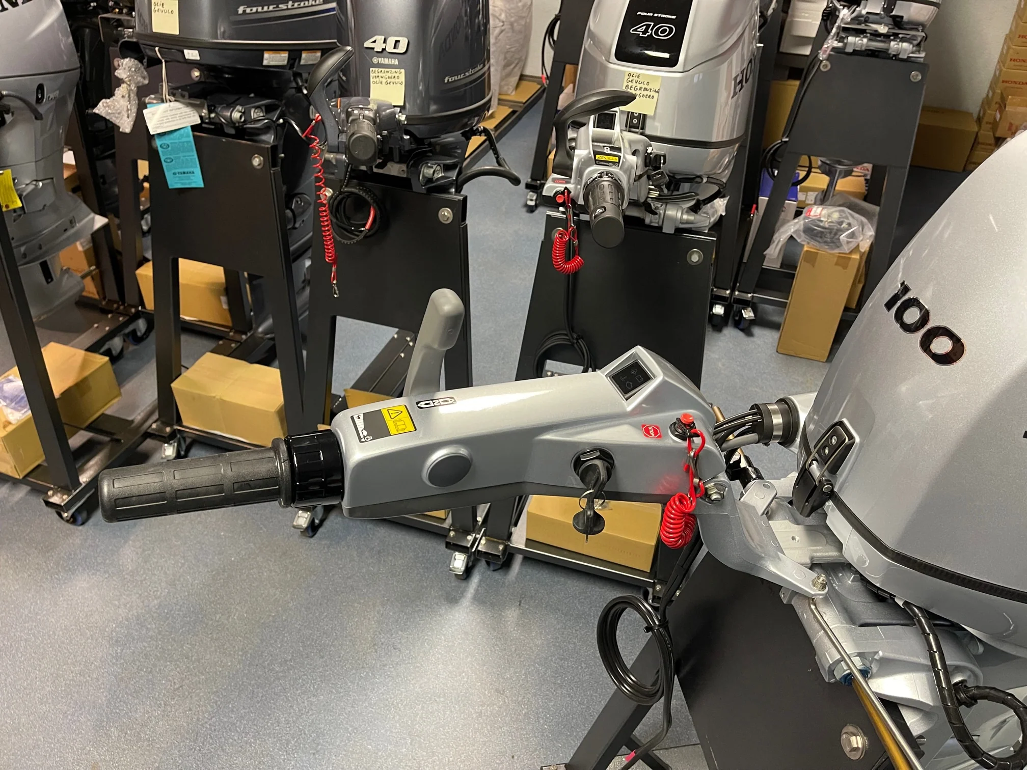 Honda BF100 outboard motor (Tiller Handle, Long Shaft) – 2026 Model - Image 5