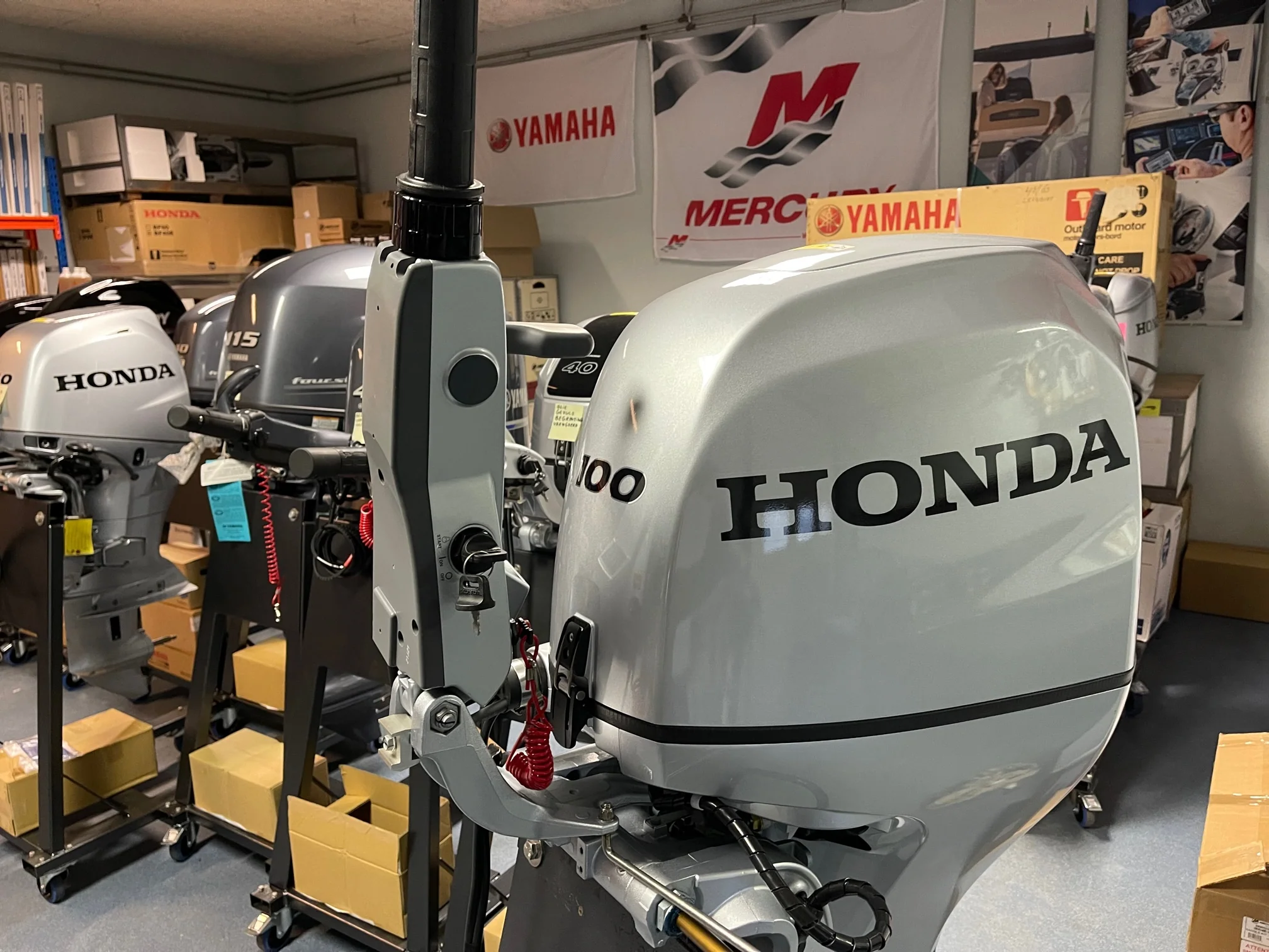 Honda BF100 outboard motor (Tiller Handle, Long Shaft) – 2026 Model - Image 4