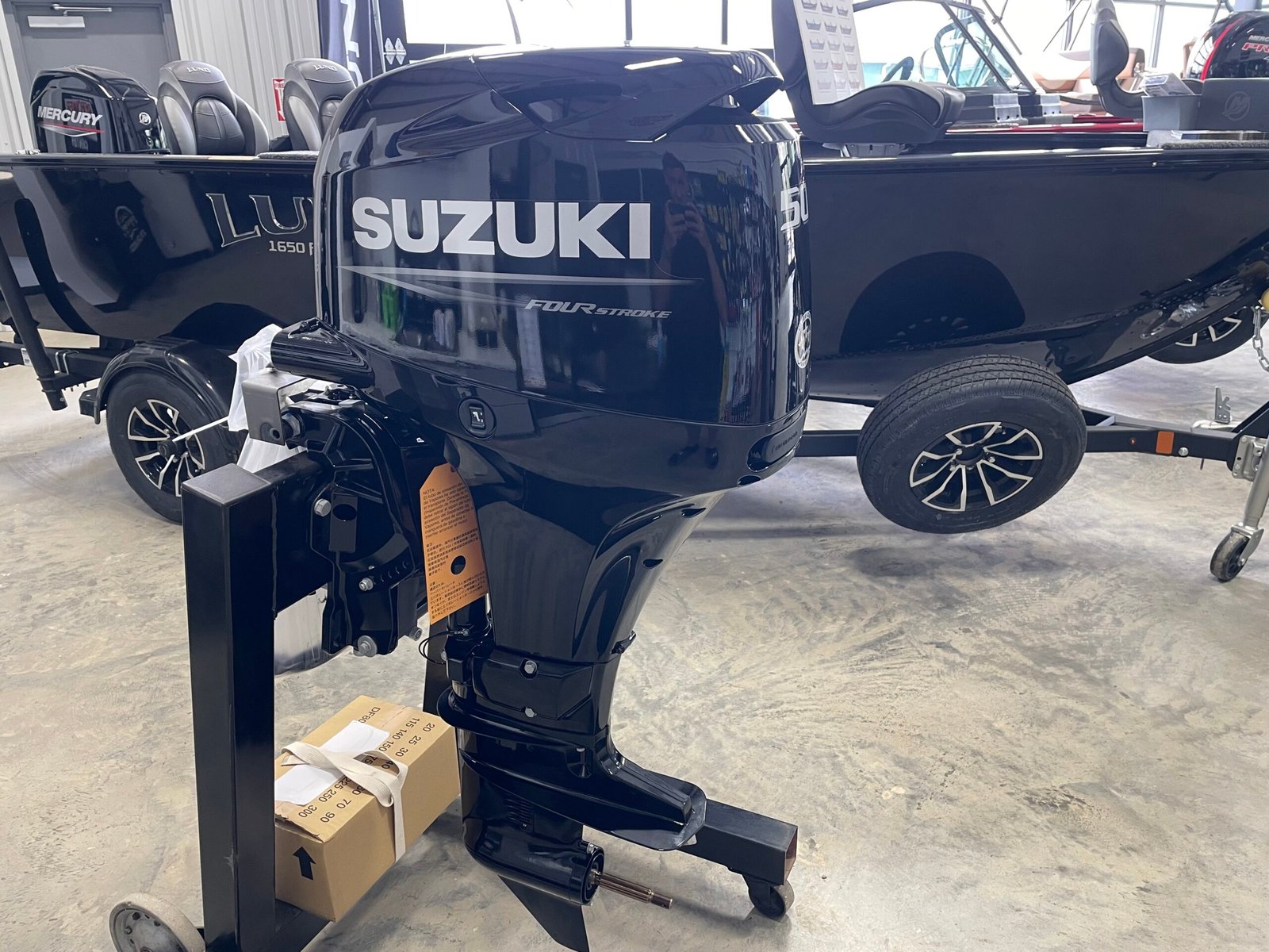 Suzuki 50HP 4-Stroke EFI Outboard - Image 3