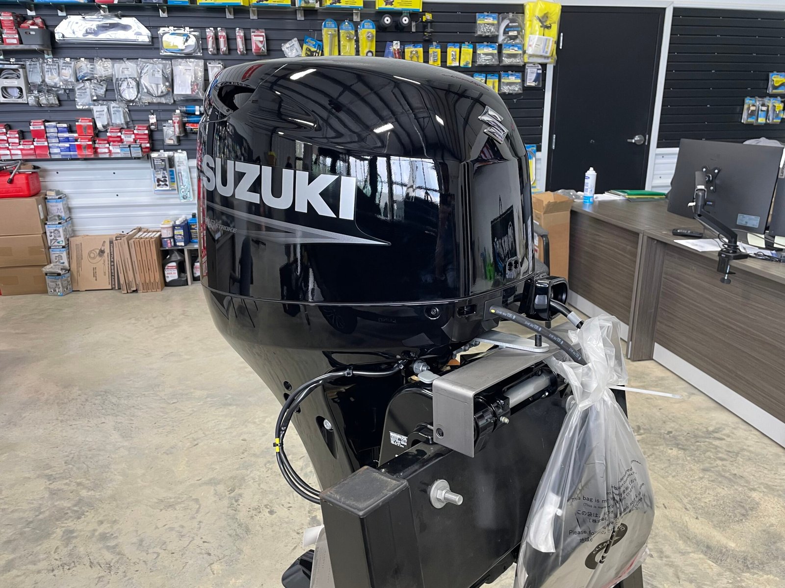 Suzuki 50HP 4-Stroke EFI Outboard - Image 5