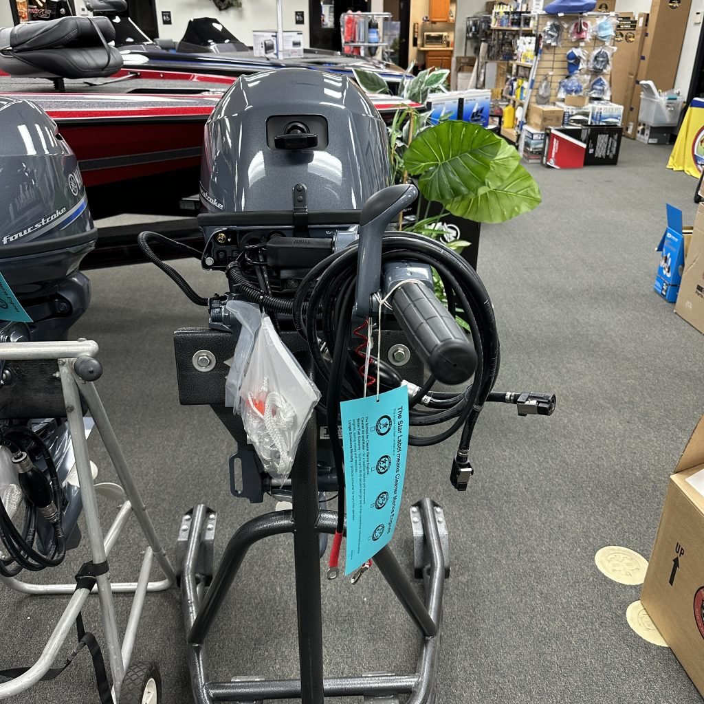 Yamaha F25SWHC 25HP Tiller Handle Outboard Motor - Image 3
