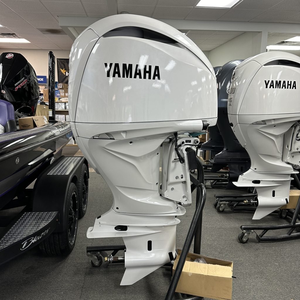 2024 Yamaha LF300XCB2 - Image 2